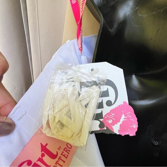 Flirt by Maggie Sottero NWT formal dress 🔥 white and gold beaded bodice 🔥 SZ 6 - Picture 7 of 12